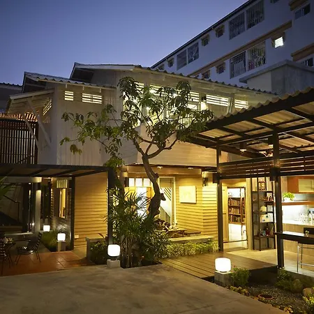 Uncle Loy\'S Boutique House